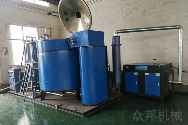 液壓開蓋真空浸漆烘干機1